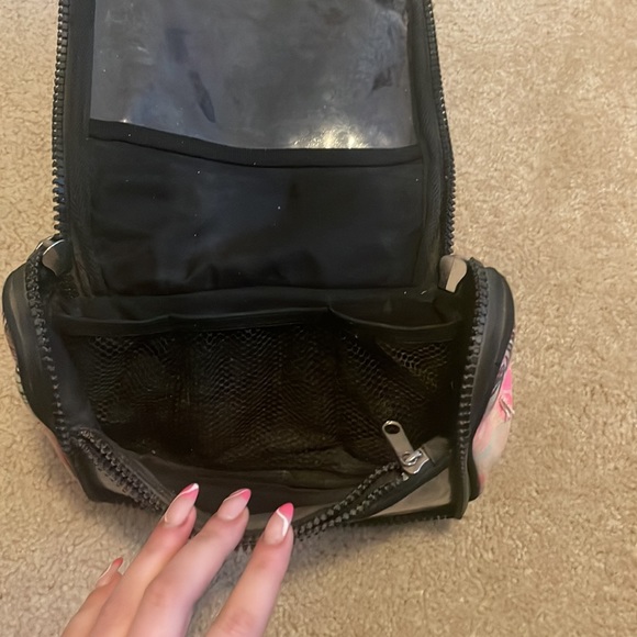 Victoria’s secret Pink Hanging Toiletry / Makeup Bag for travel - Picture 3 of 6